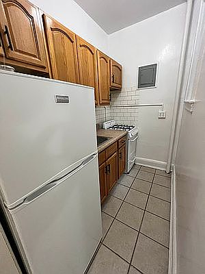 2nd image of 64-48 Booth St #4G