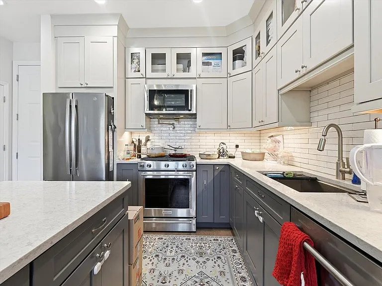 1201 Adams St #408 — Photo 4