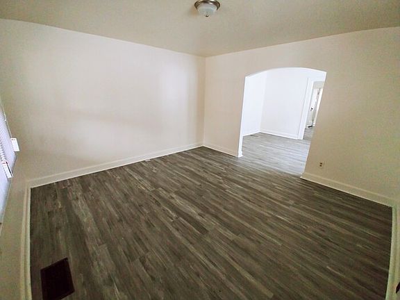 2nd image of 821 N Bradley Ave #821