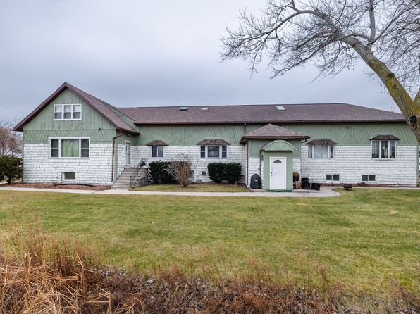 N8095 Lakeshore Dr #4