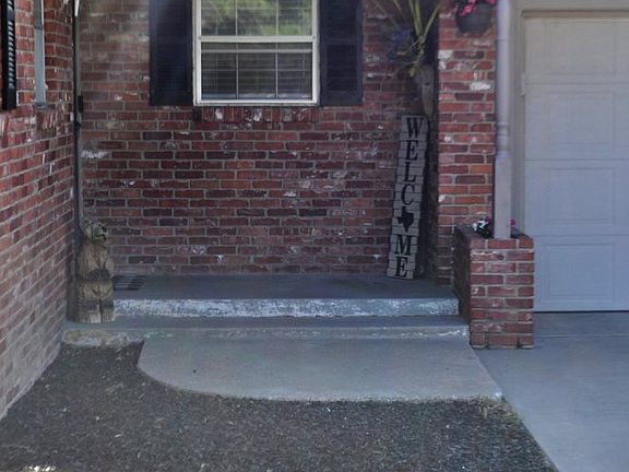2nd image of 1718 Oak Ave
