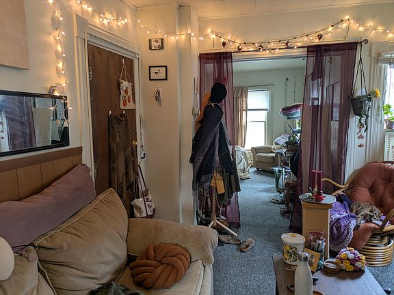 5th image of 523 N Main St APT 4