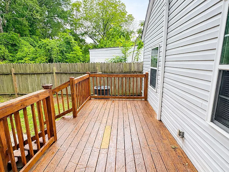 1103 Colonial Ave — Photo 27