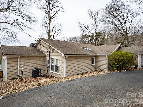 4th image of 208 Island View Rd