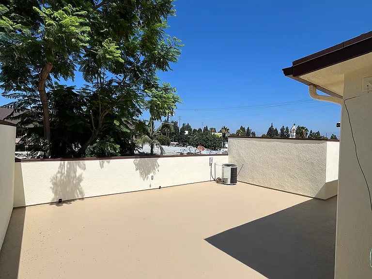 10943 Fruitland Dr #6 — Photo 11