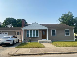 7 Weldon St, Pawtucket, RI 02861