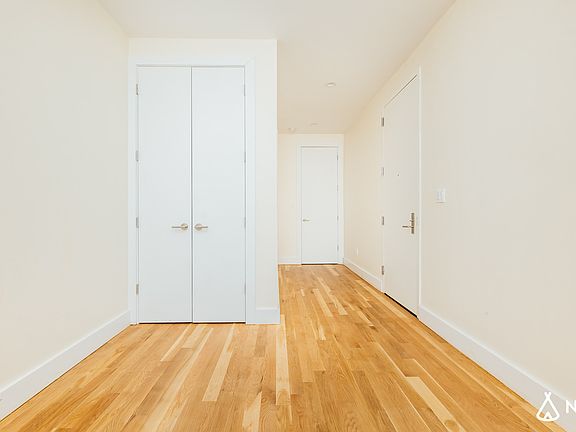 5th image of 1563 Dekalb Ave APT 1L