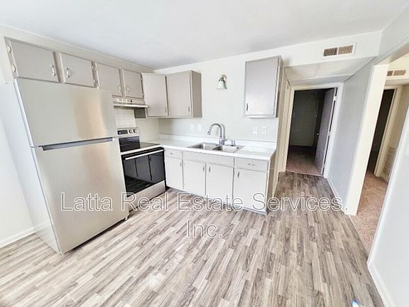 4th image of 407 W 30th St #102B