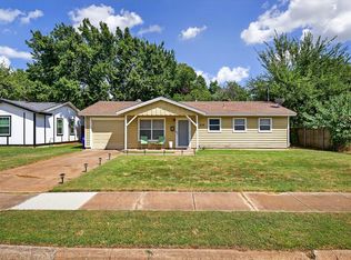 404 Freestone Dr, Euless, TX 76039