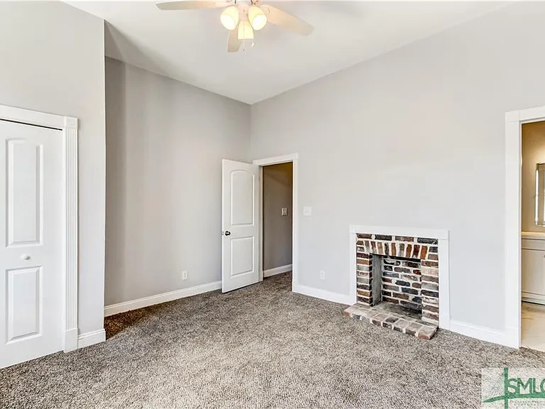 525 E Gaston St — Photo 20