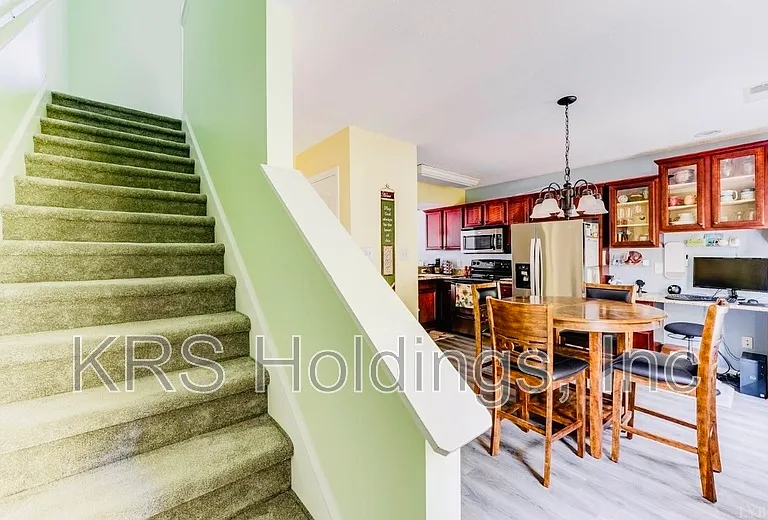 136 Old Tavern Cir — Photo 8