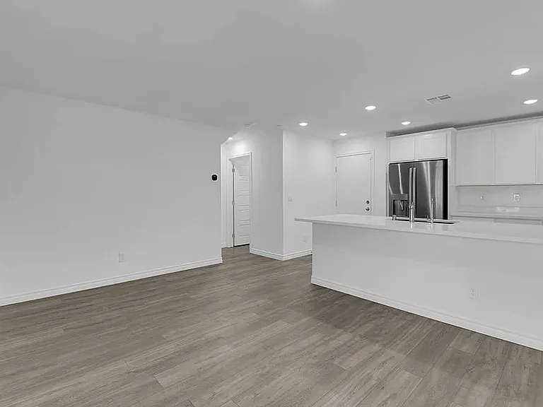 10772 Ditchburn Ct — Photo 3