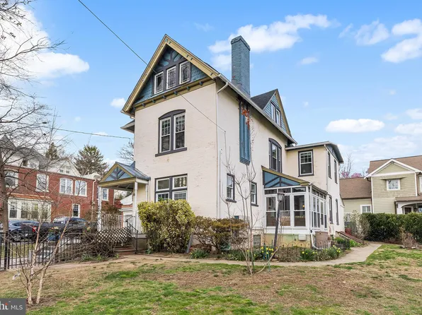 141 E 3rd St, Media, PA 19063