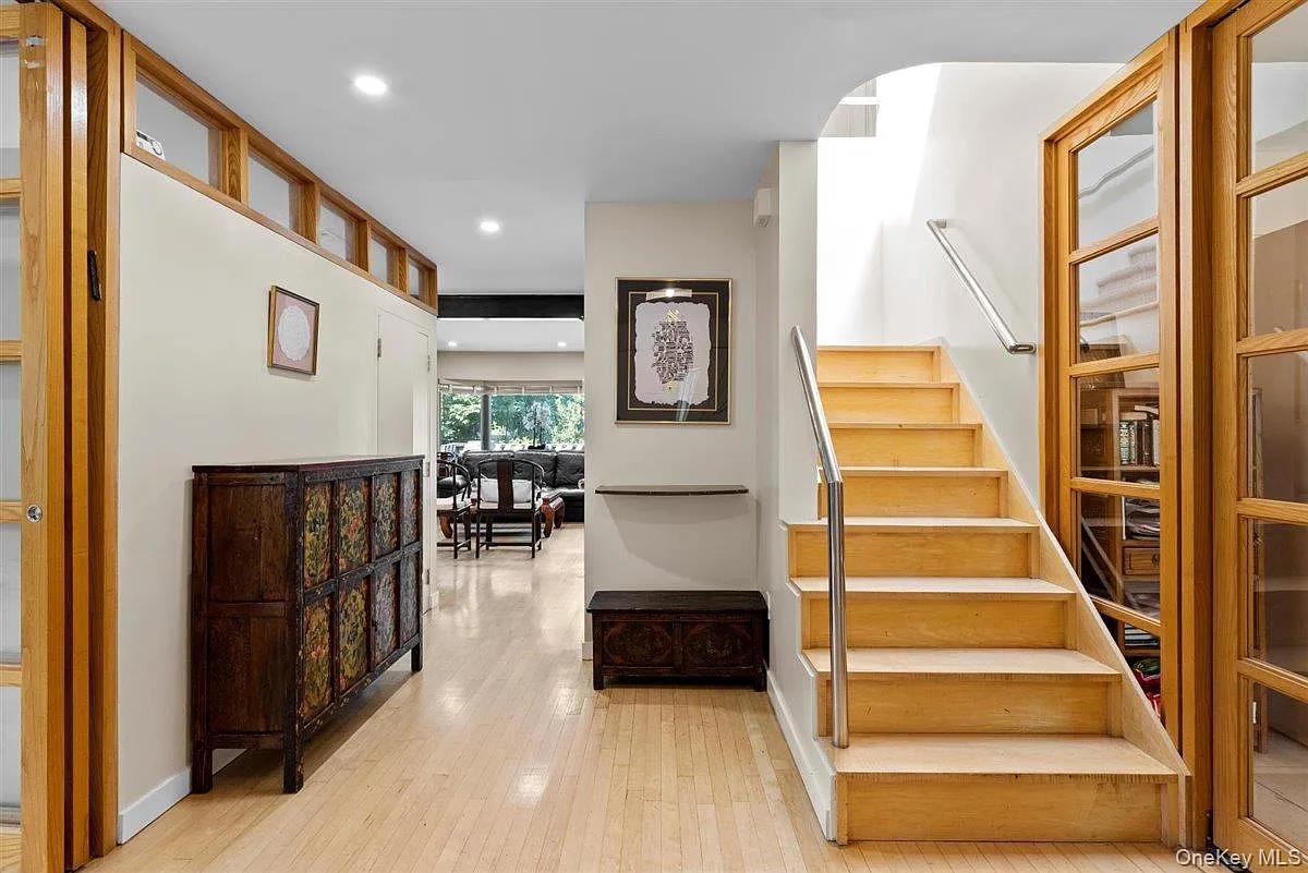 5 bed, 3.5 bath, 3102 sqft, $7,500 — Photo 3