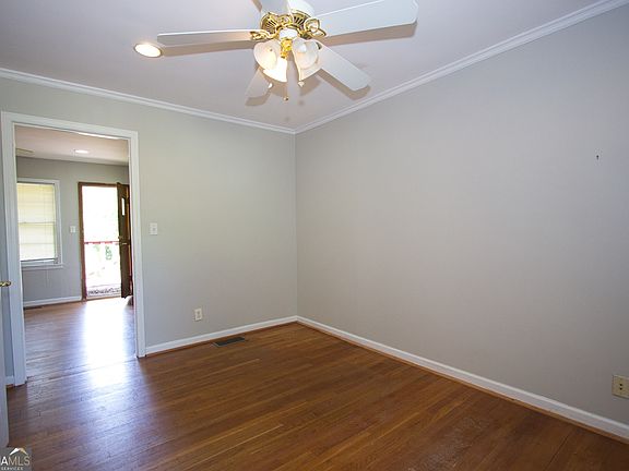 4th image of 1835 Lawrenceville Hwy