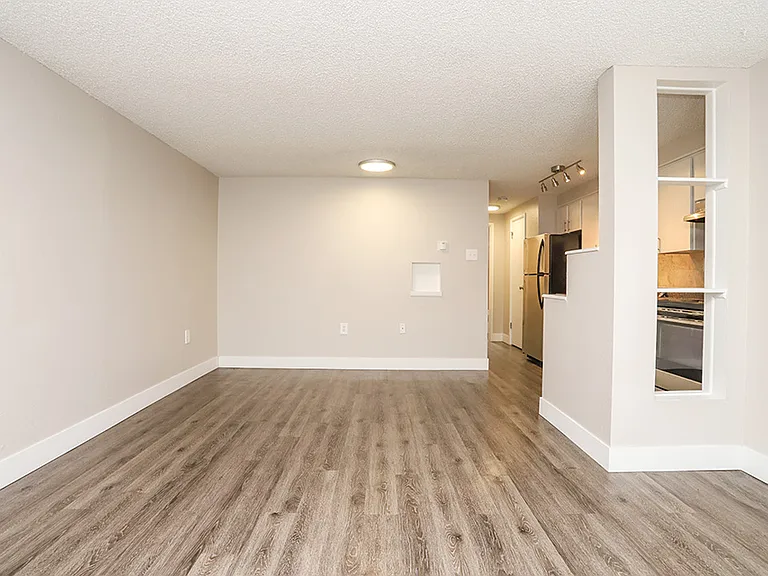South Washington St Apts — Photo 33