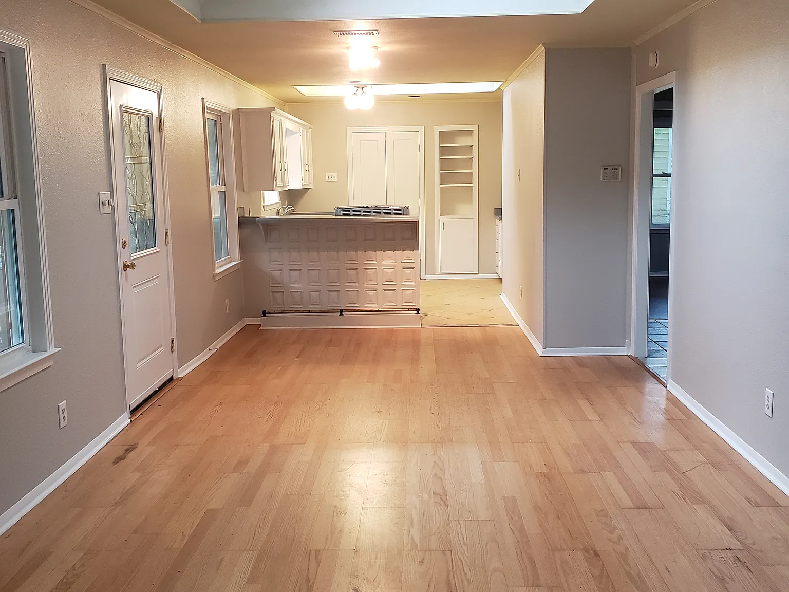 2 bed, 856 sqft, $2,300 — Photo 4