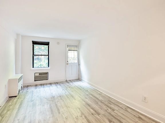 3rd image of 340 E 83rd St #B2