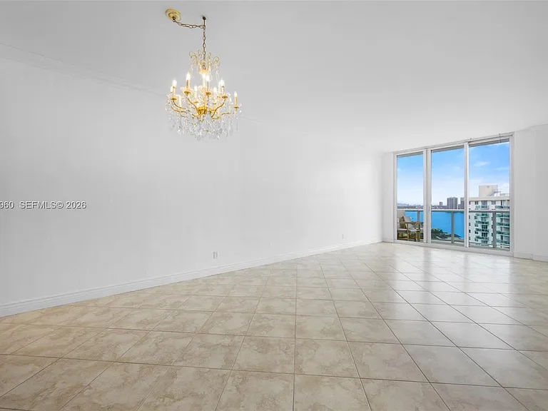 19380 Collins Ave #27 — Photo 4