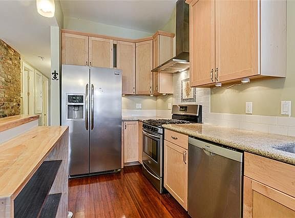 4th image of 4721 Camp St