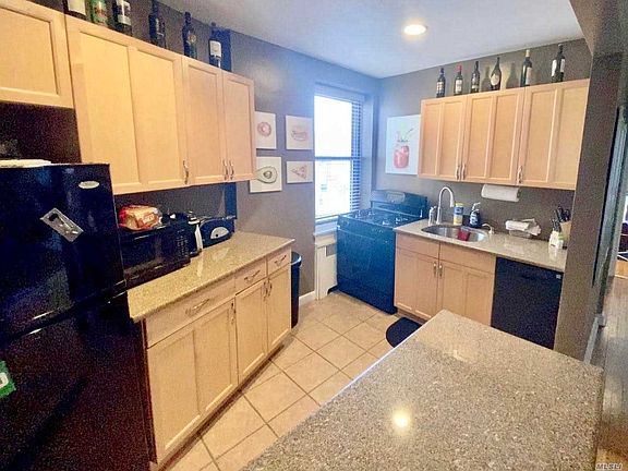 5th image of 4 Town House Cir #3H