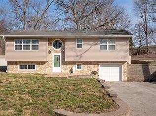 3778 Twin Oaks Dr, Pacific, MO 63069