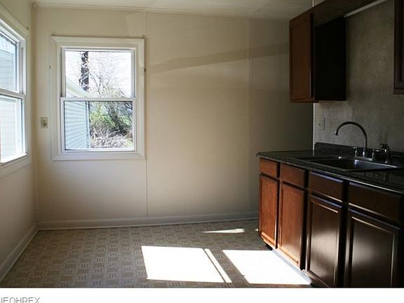 5th image of 67 Circle Dr