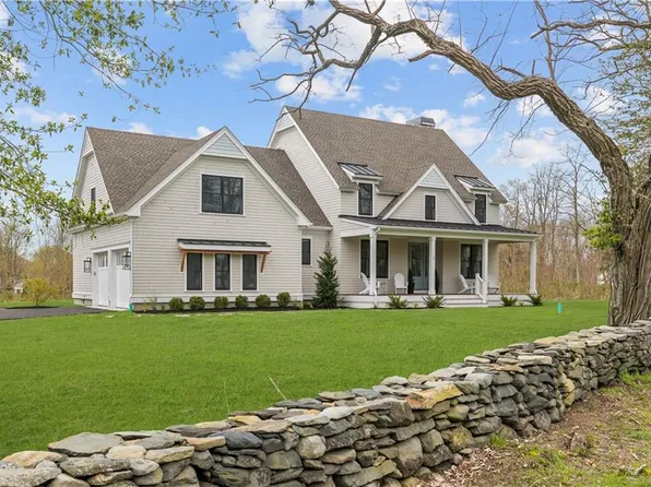 2 Portside Dr, Bristol, RI 02809