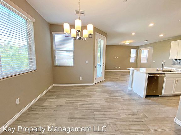 4th image of 3208 Primrose Creek Ct