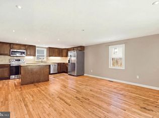 6713 Boxwood Dr, Suitland, MD 20746