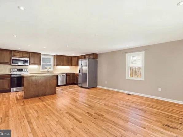 6713 Boxwood Dr, Suitland, MD 20746