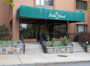 21 Lake St APT 6L, White Plains, NY 10603