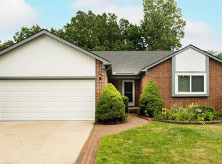 3252 Daley Dr, Troy, MI 48083