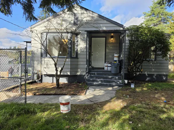 10713 15th Ave NE, Seattle, WA 98125