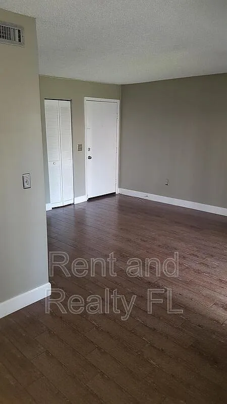 1 bed, 1.0 bath, 685 sqft, $1,100 — Photo 2
