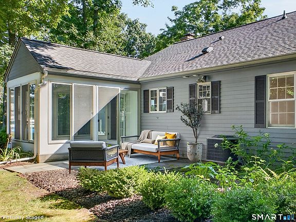 3rd image of 12 Essex Lane #12