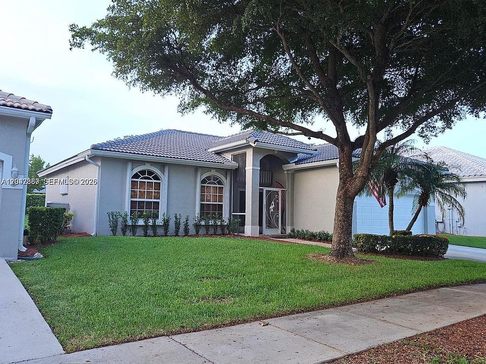 1st image of 2635 SE 4th Pl