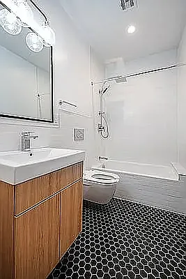 Bathroom, photo 2