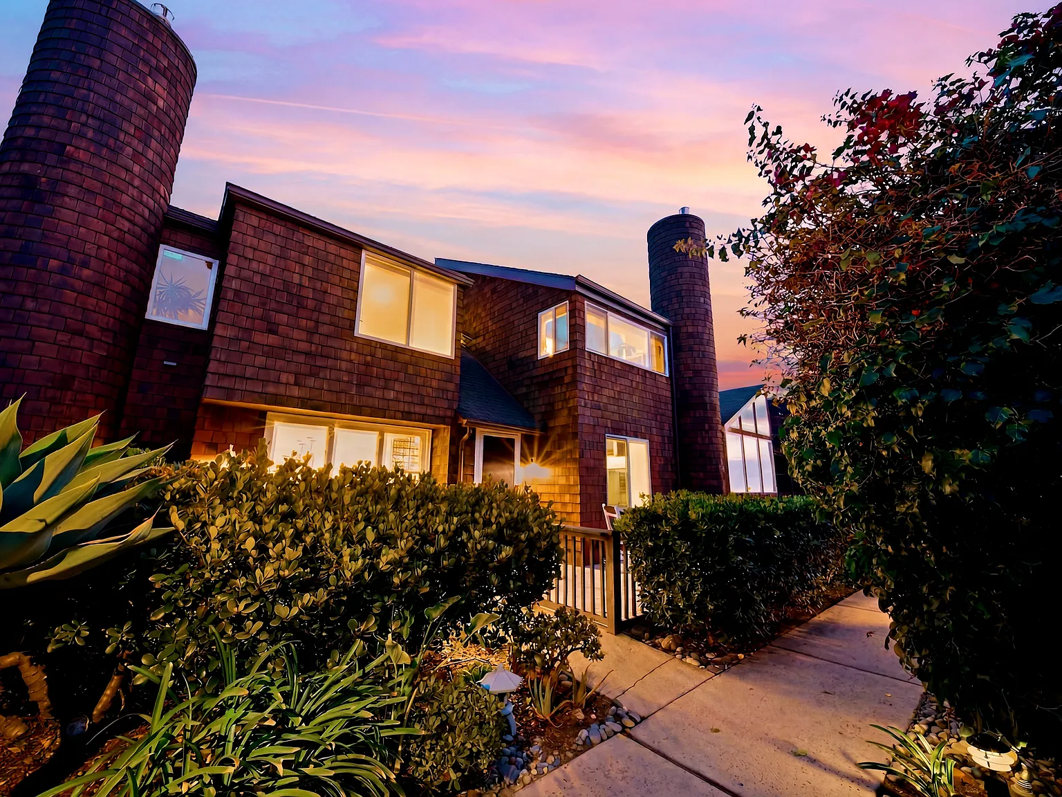 2 bed, 2.5 bath, 1500 sqft, $10,500 — Photo 1