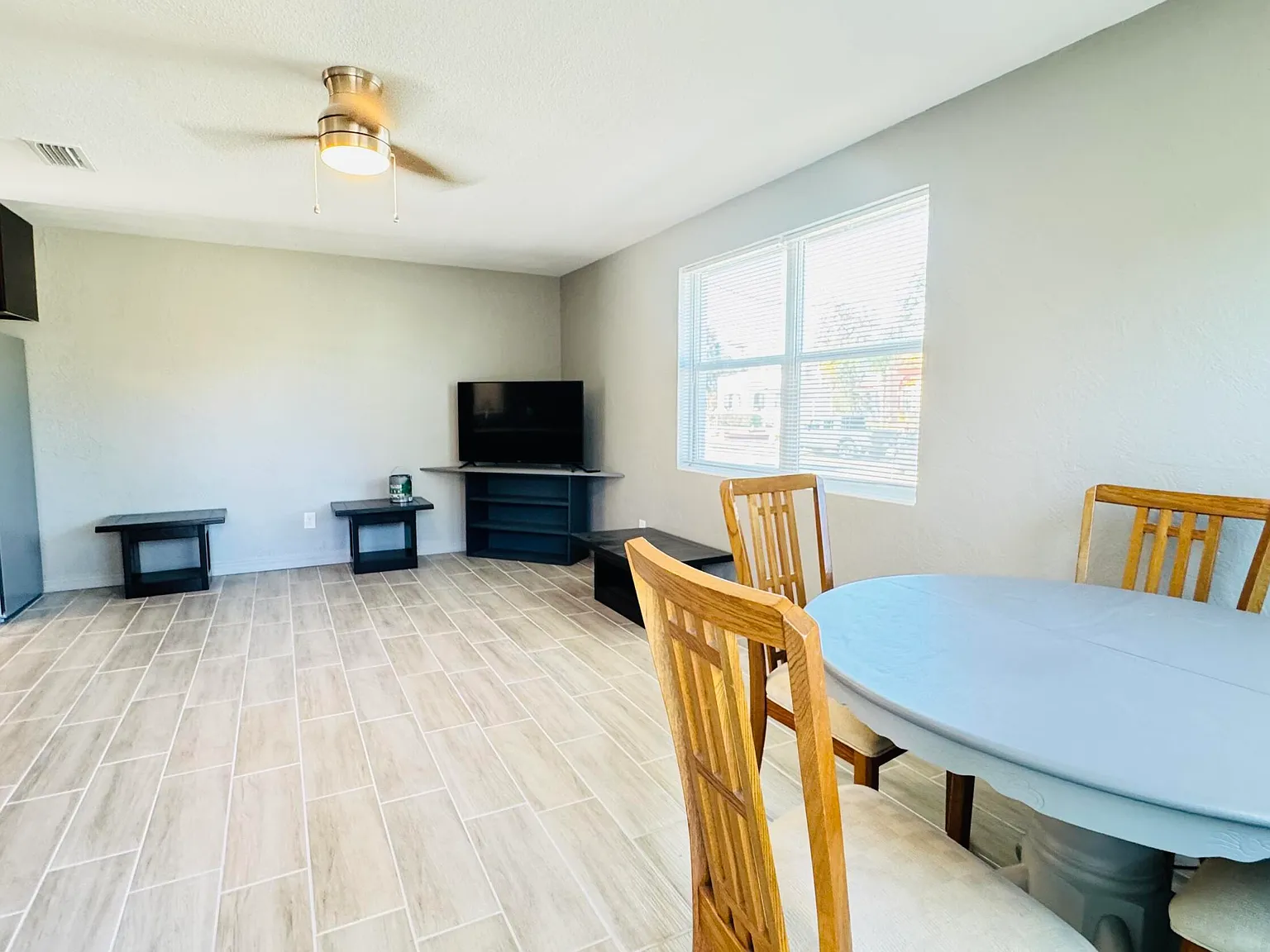 1 bed, 1.0 bath, 640 sqft, $1,295 — Photo 4