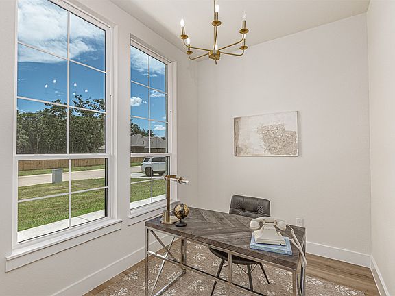 4th image of 360 Dalton Rd