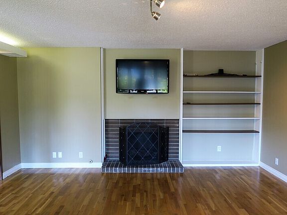 2nd image of 16440 NE 21st Pl