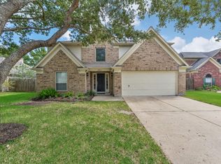 3913 Cedarwood Dr, Pearland, TX 77584