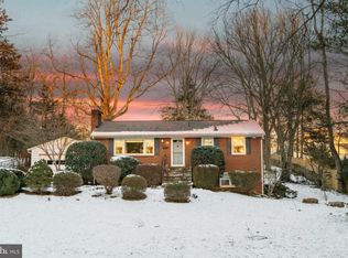 1637 Hicks Dr, Vienna, VA 22182