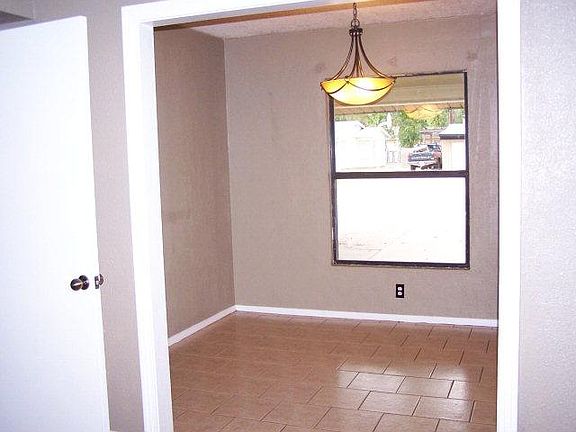 5th image of 2507 Yale Ave