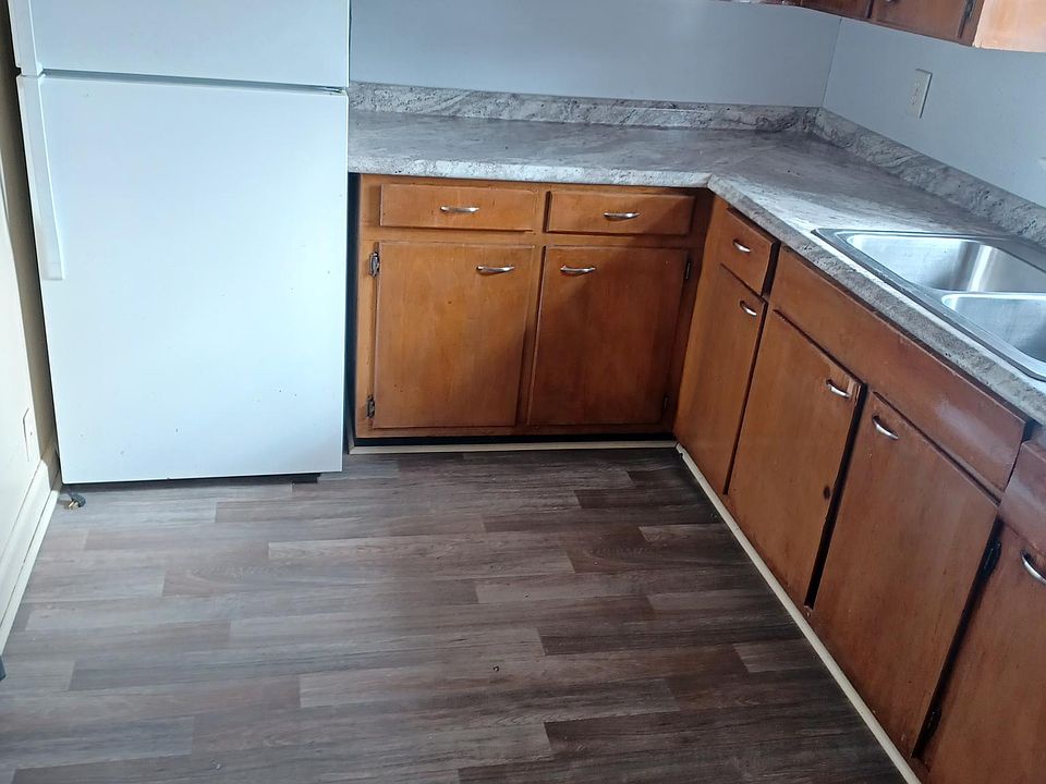 2nd image of 601 Brown Ave