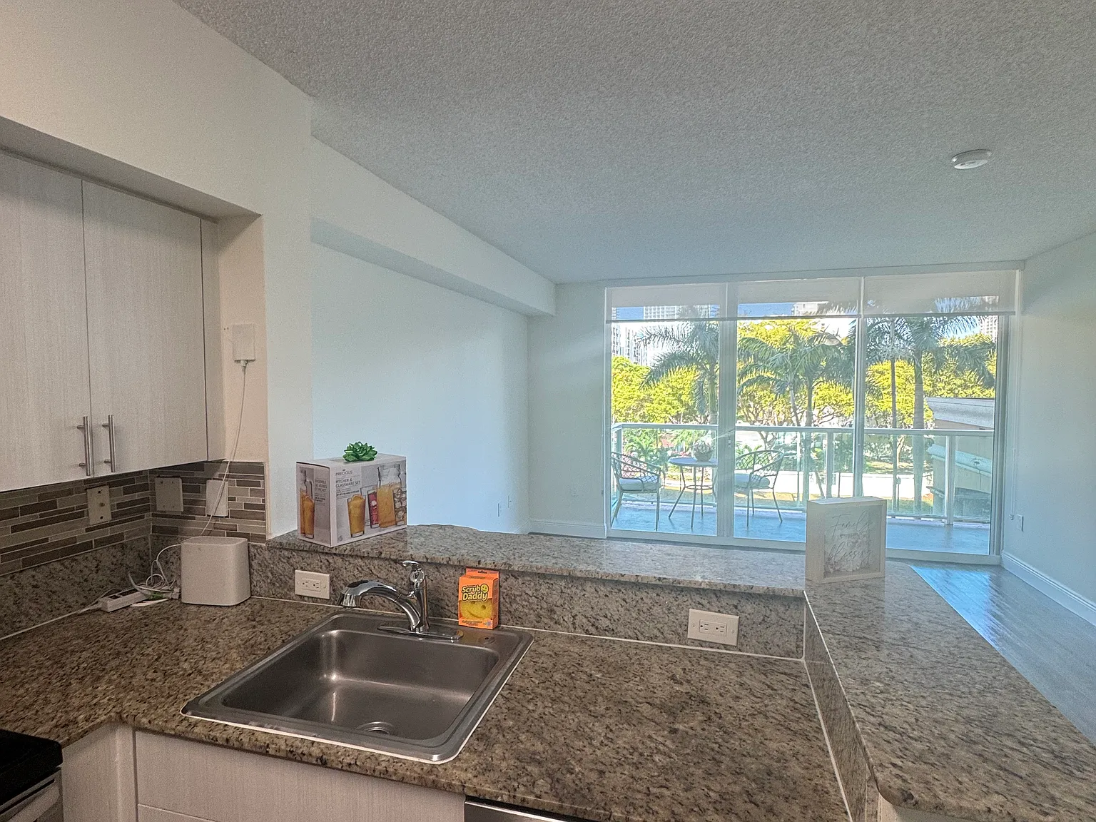 17000 N Bay Rd — Photo 2