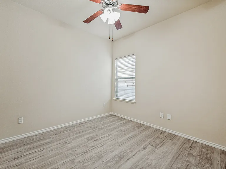 9017 Eagle Dr — Photo 17
