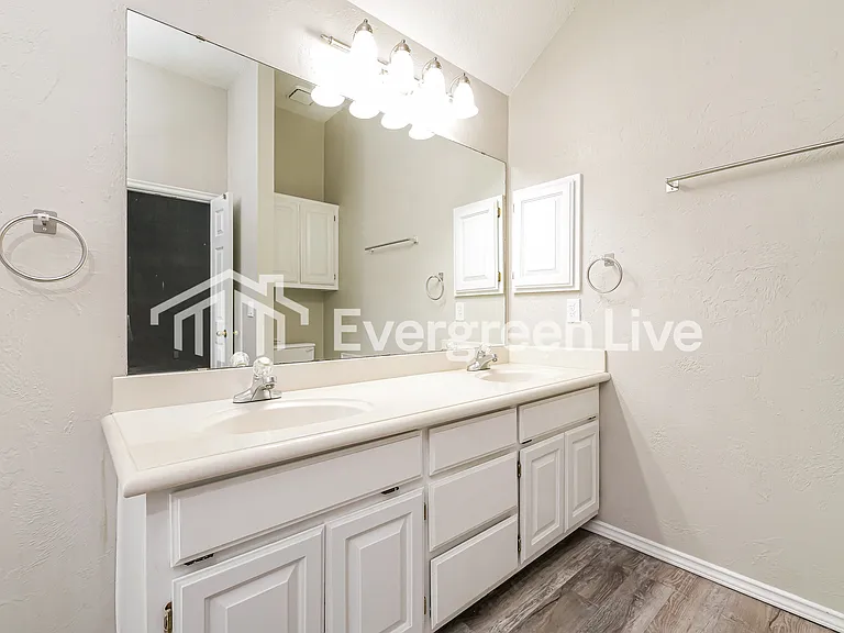 4904 Byron Cir — Photo 10