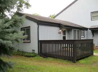 4890 Grenwich Trl N, Oakdale, MN 55128